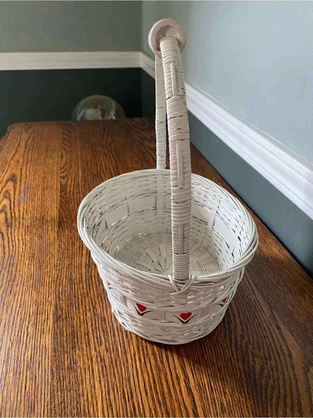 Vintage White Woven Wicker Basket Ceramic Handle Red Heart Tulip Design
